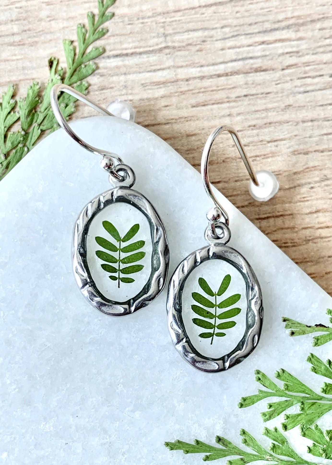 Mini Hammered Oval Dangles Silver & Green Leaf